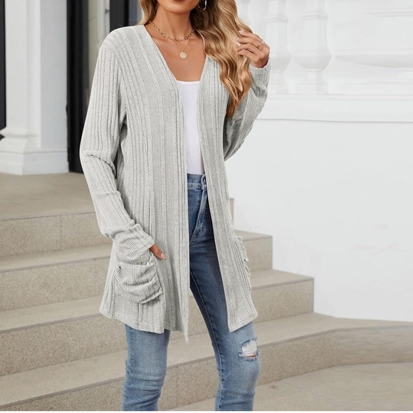 Glam cardigan light weight 
- throw on with jeans front pockets size medium - Picture 1 of 8